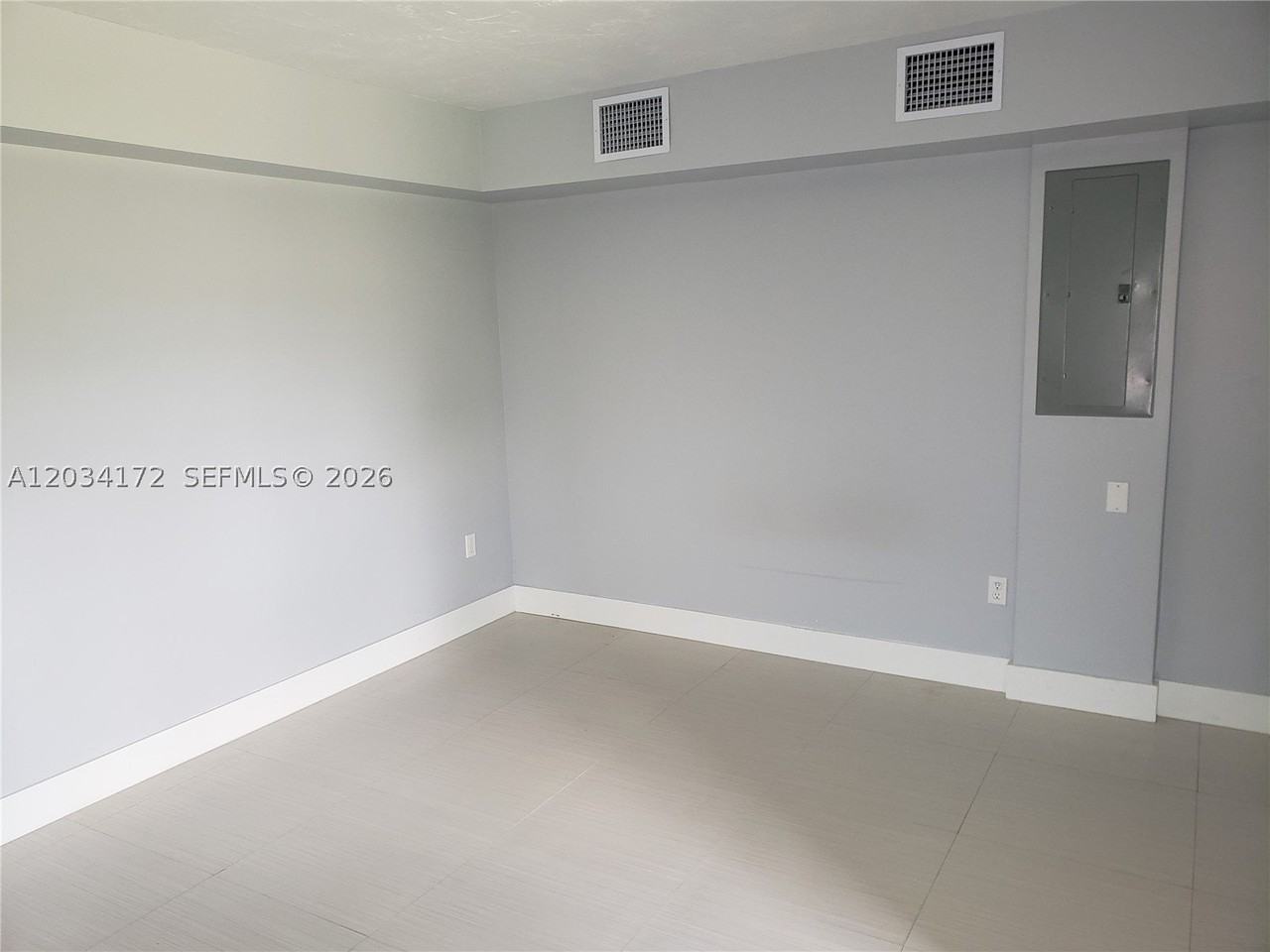 15250 Sw 154th Ave - Photo 2 of 9