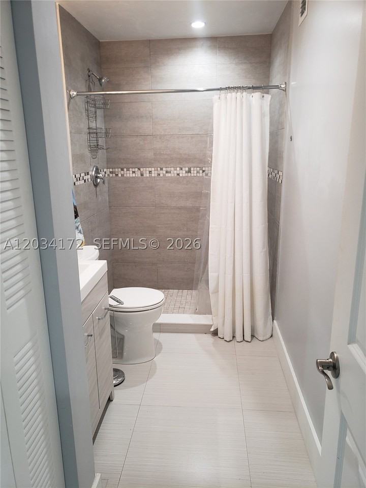 15250 Sw 154th Ave - Photo 5 of 9