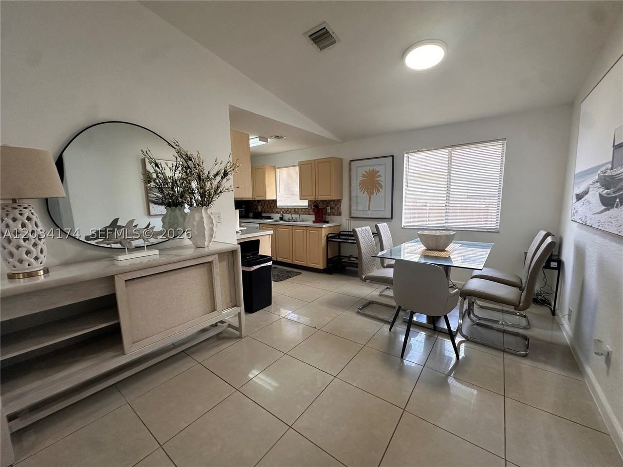 404 Nw 2nd Ave #A - Photo 4 of 20