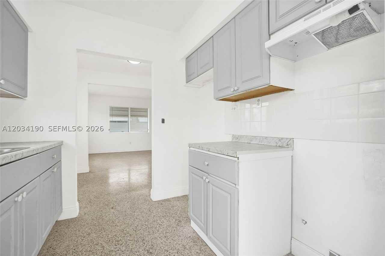 710 82nd St #1 - Photo 5 of 35