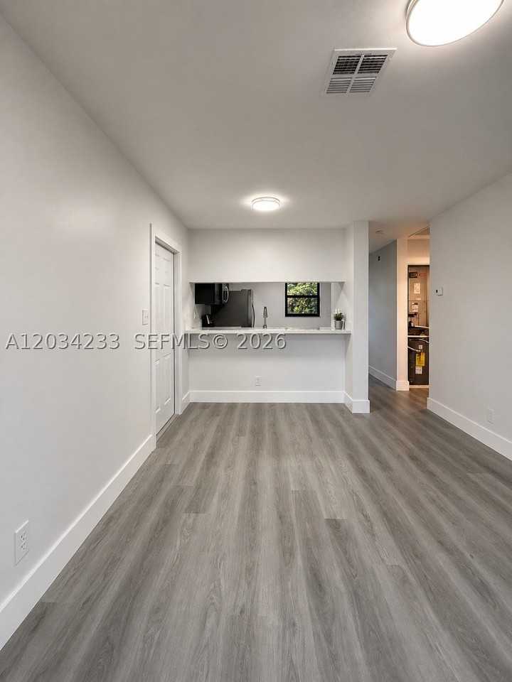 1175 Sw 16th Ave #2 - Photo 2 of 12