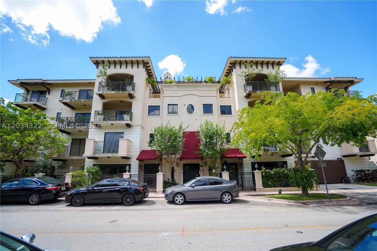 300 Majorca Ave #202
