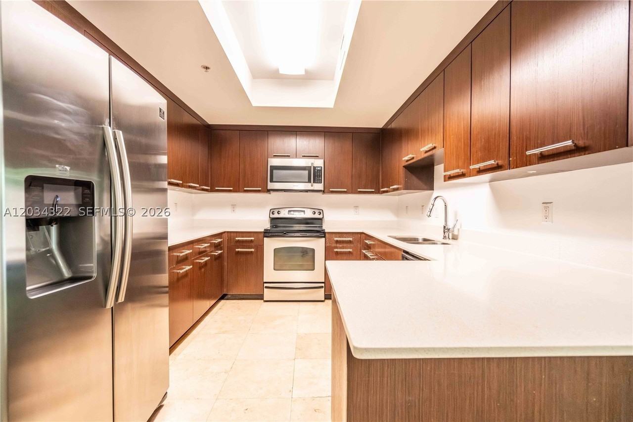 300 Majorca Ave #202 - Photo 6 of 30