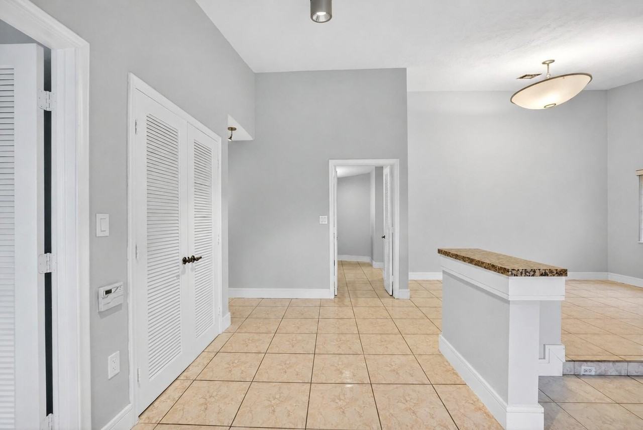 2403 Nw 118th Ter - Photo 6 of 26