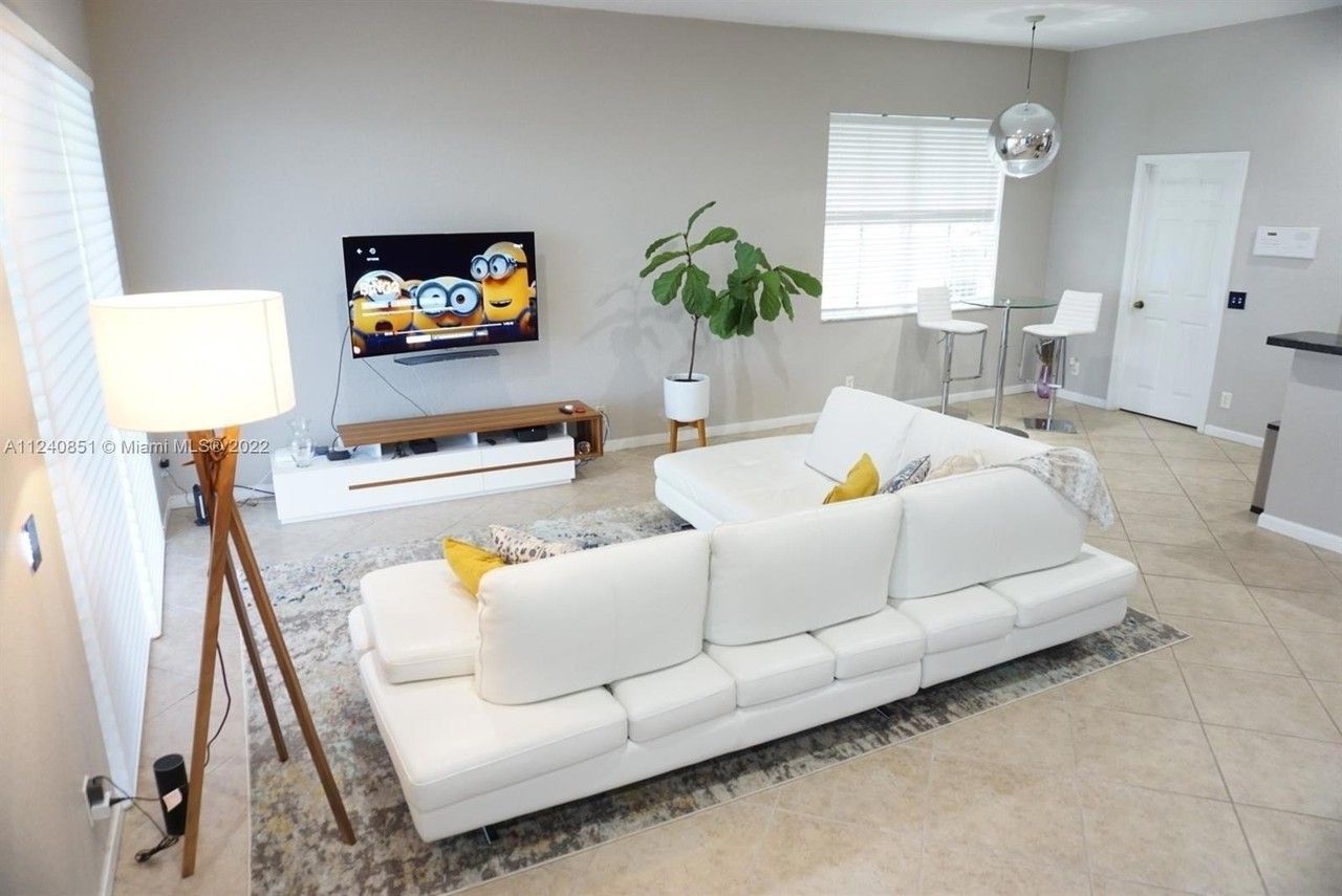 878 Lavender Cir #878 - Photo 2 of 33
