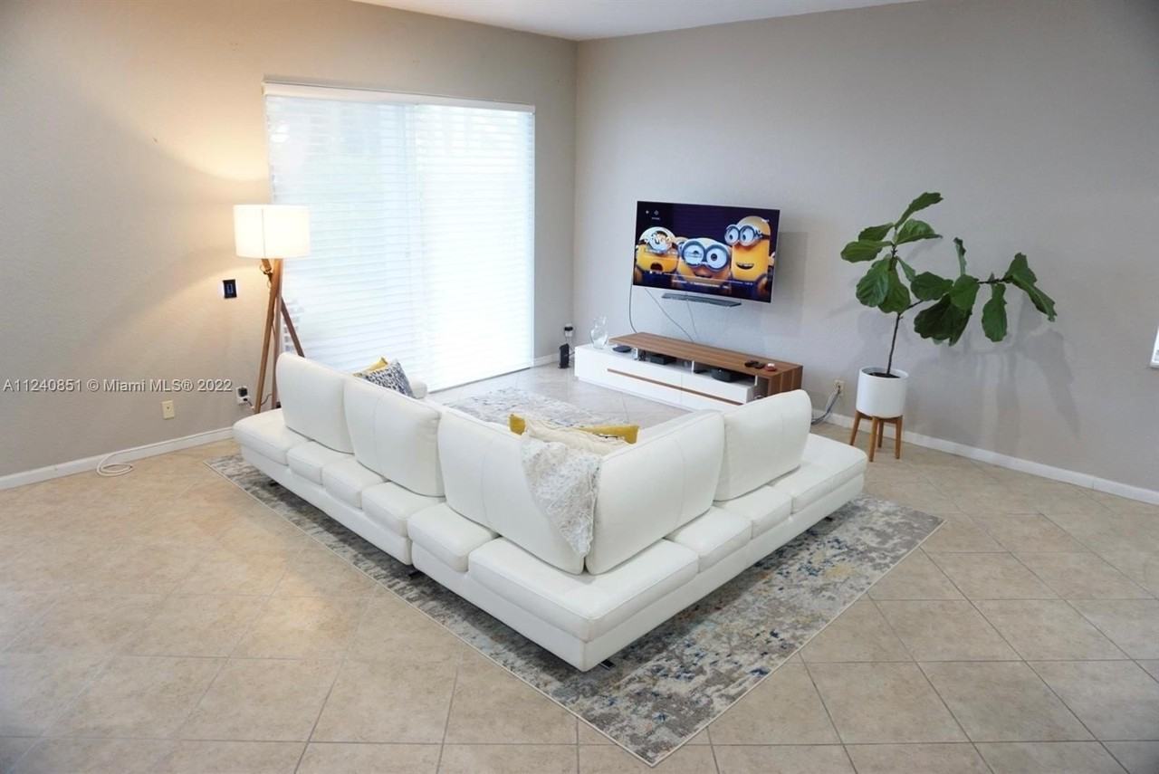878 Lavender Cir #878 - Photo 5 of 33