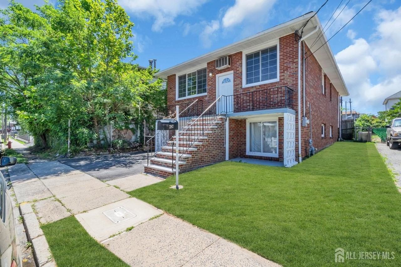 287 E Smith St - Photo 6 of 50