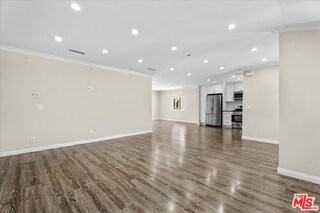 18725 Martha St - Photo 2 of 8