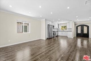 18725 Martha St - Photo 5 of 8