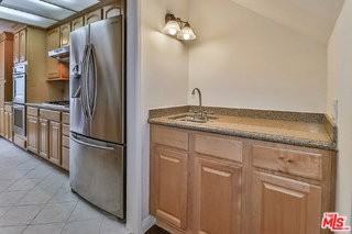 18100 Burbank Blvd #19 - Photo 6 of 8