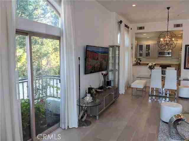 13260 Landale St - Photo 3 of 8