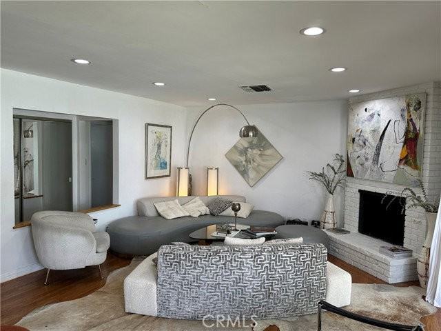 12811 Cumpston St - Photo 6 of 8