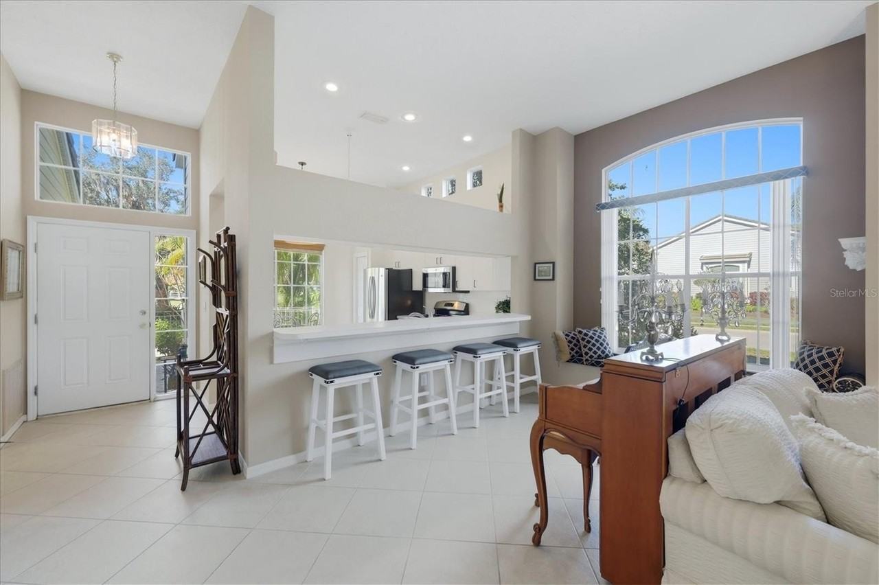 7630 Whitebridge Gln - Photo 4 of 41