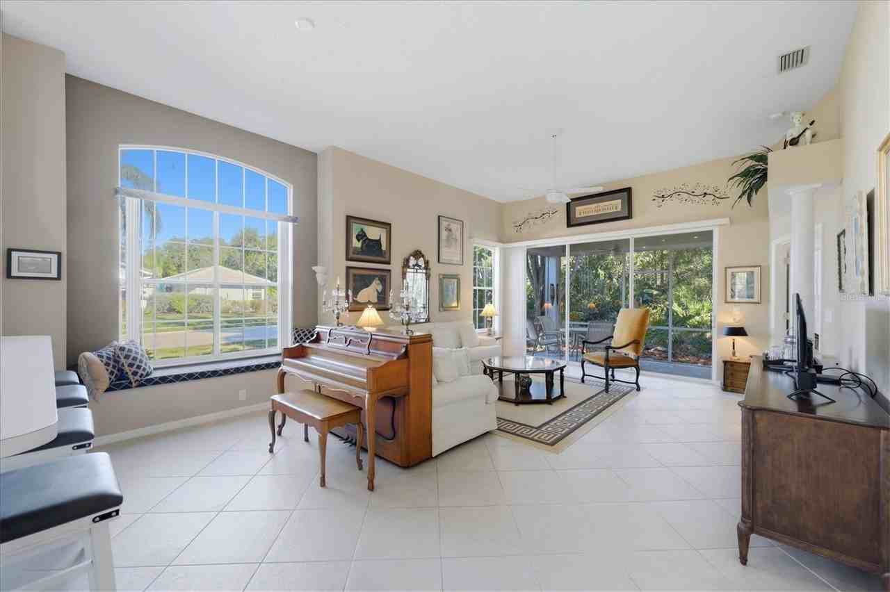 7630 Whitebridge Gln - Photo 5 of 41