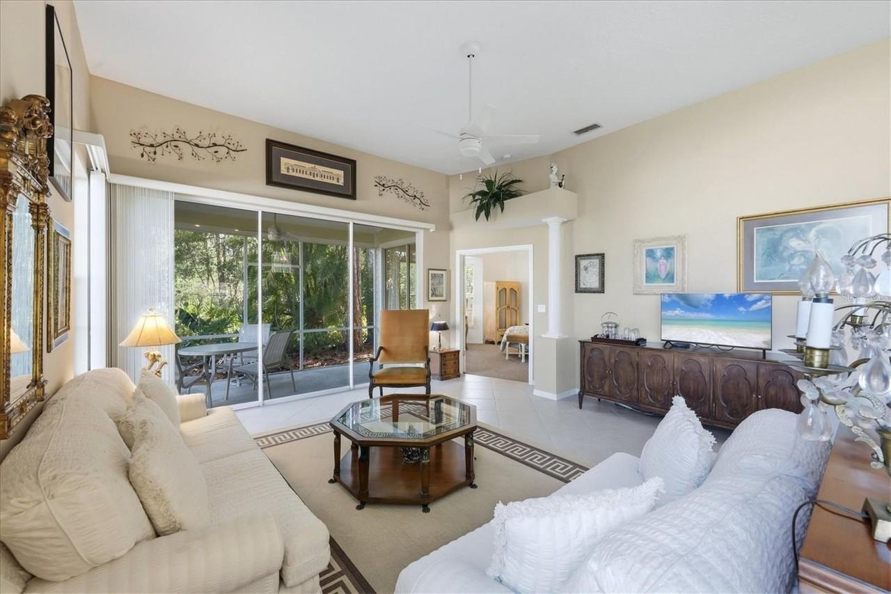 7630 Whitebridge Gln - Photo 7 of 41