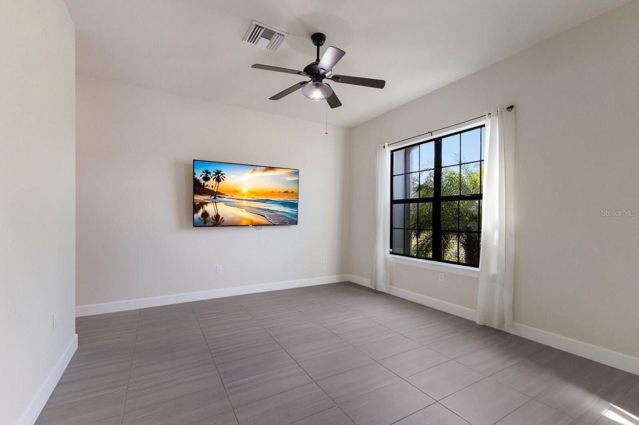 712 Sigsbee Loop - Photo 5 of 43