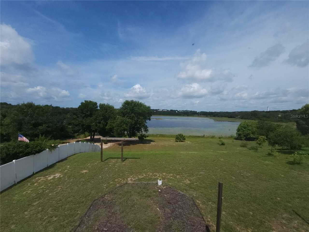 912 N Jacks Lake Rd - Photo 4 of 37