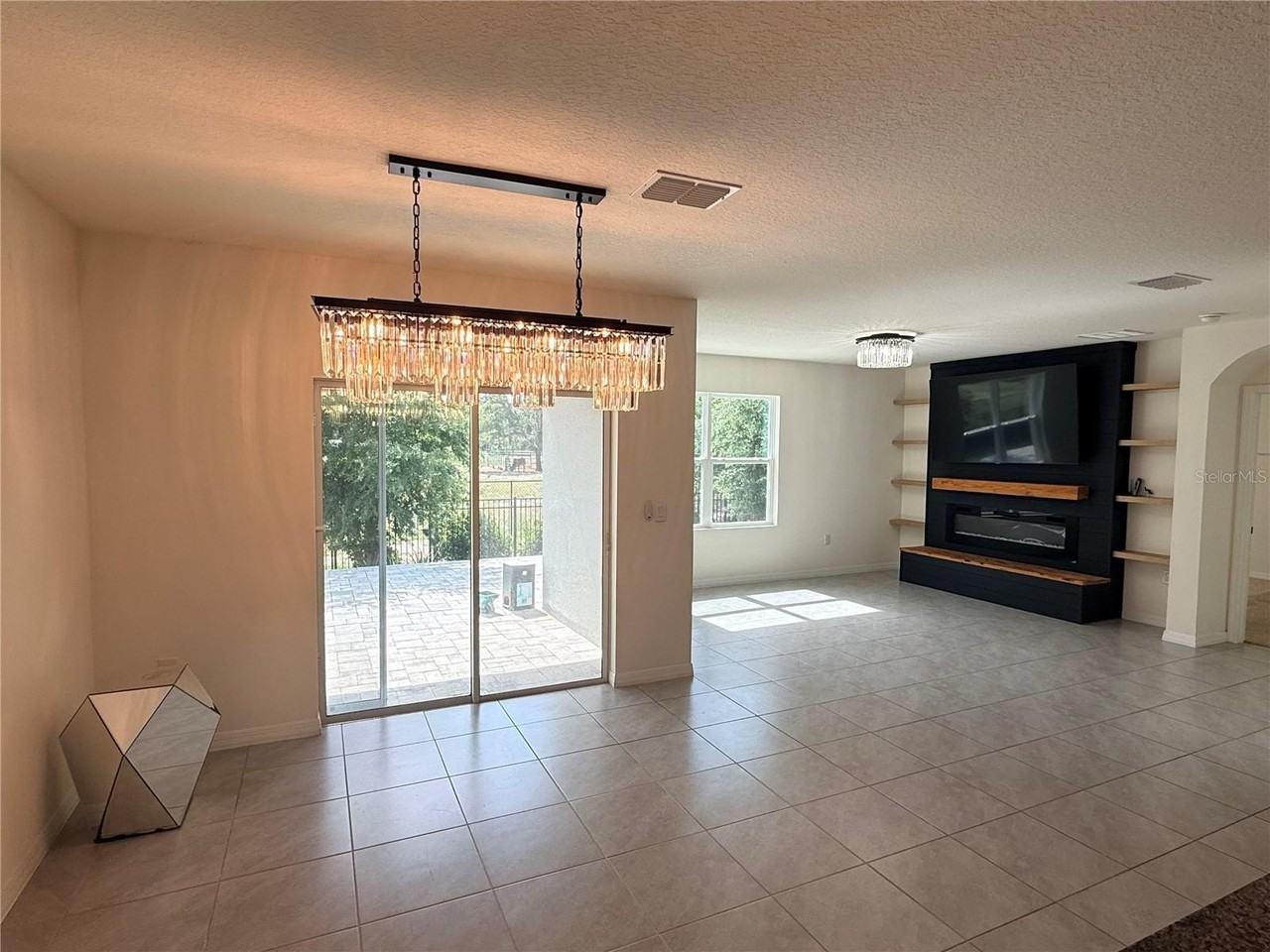 2916 Sunridge Loop - Photo 3 of 15