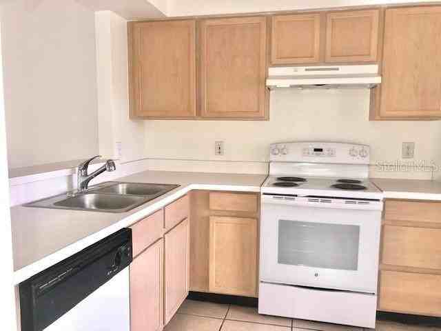 1336 Fairway Dr - Photo 6 of 35