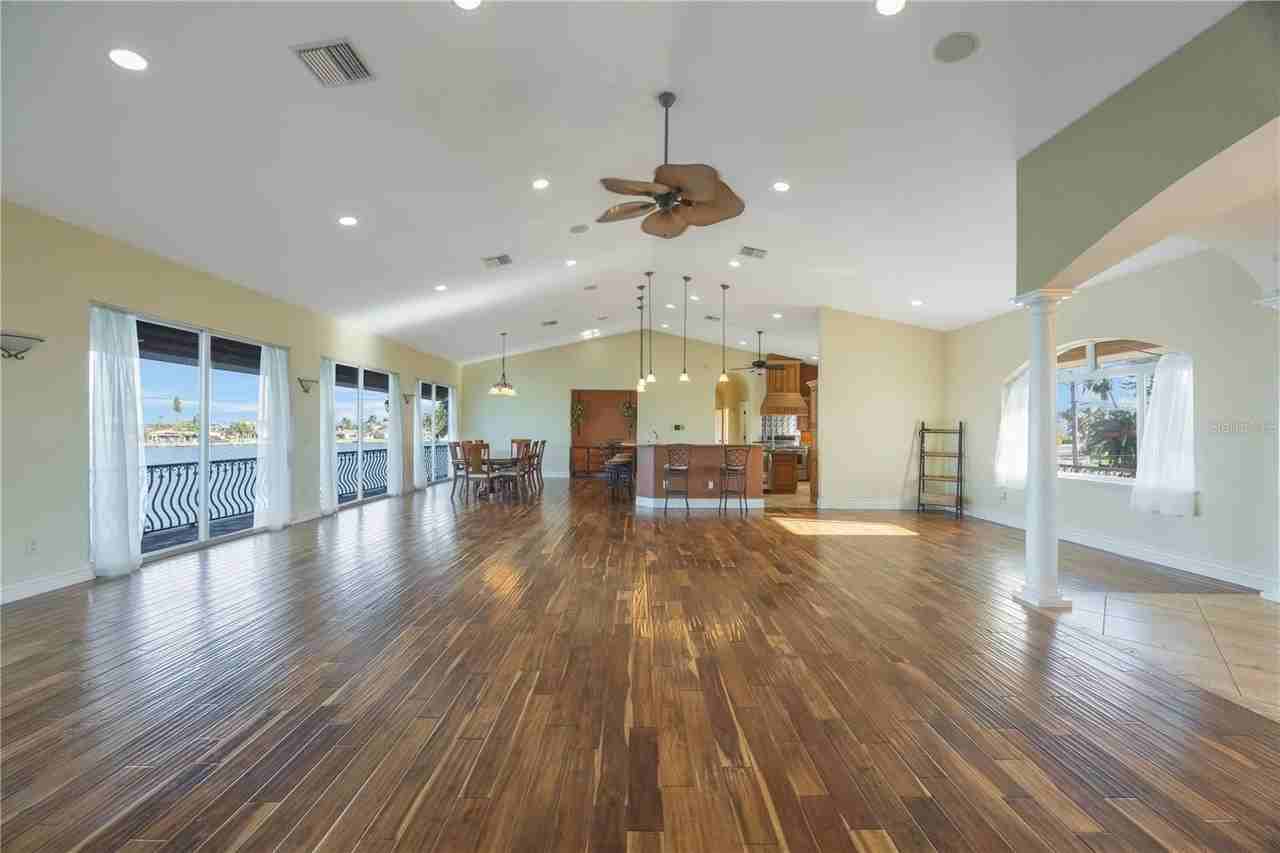 736 Pruitt Dr - Photo 5 of 40