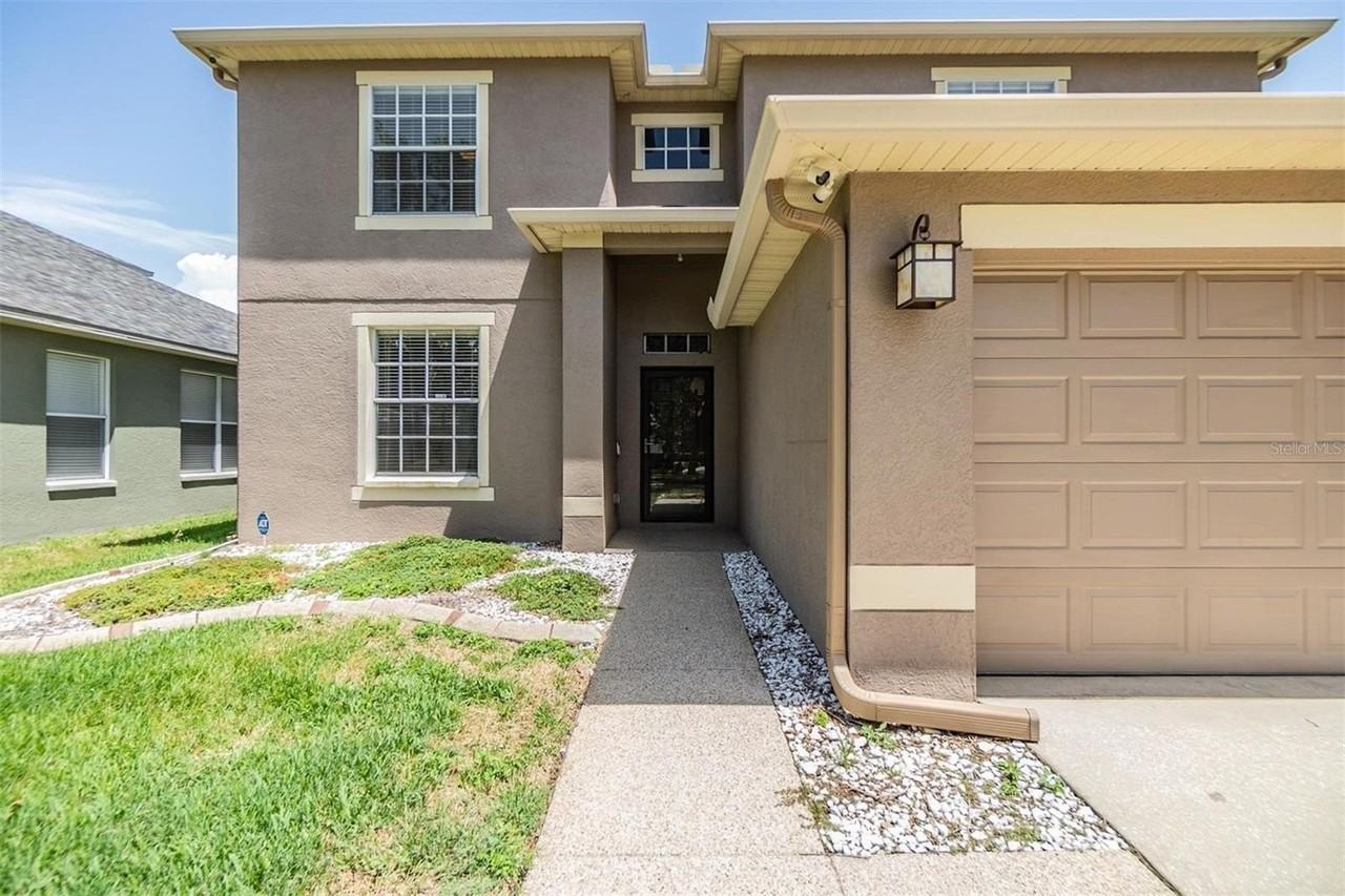 8219 Canterbury Lake Blvd - Photo 2 of 36