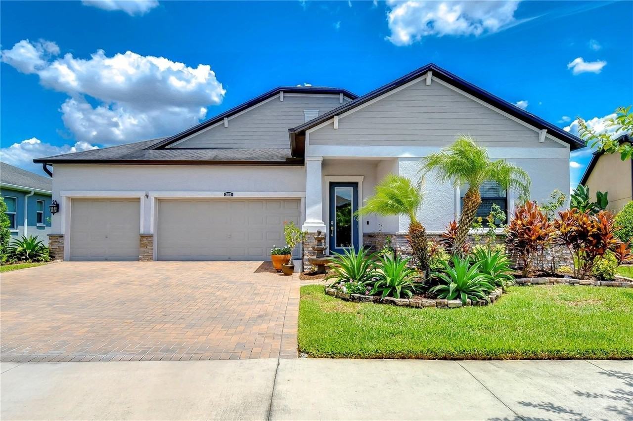 31470 Fairhill Dr - Photo 3 of 50