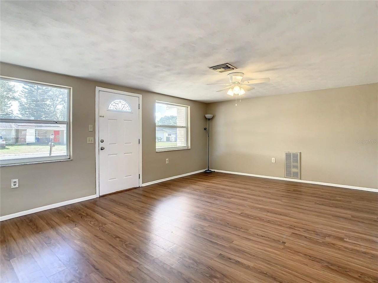 5319 Drift Tide Dr - Photo 2 of 23