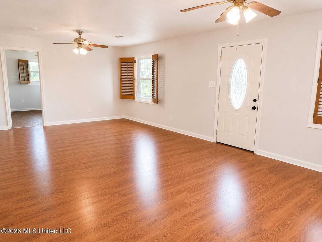 135 Pine Grove Ave - Photo 6 of 16