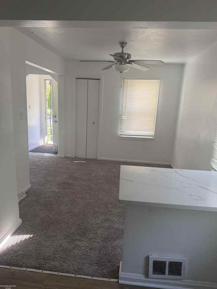 20846 Hampton Rd - Photo 3 of 14