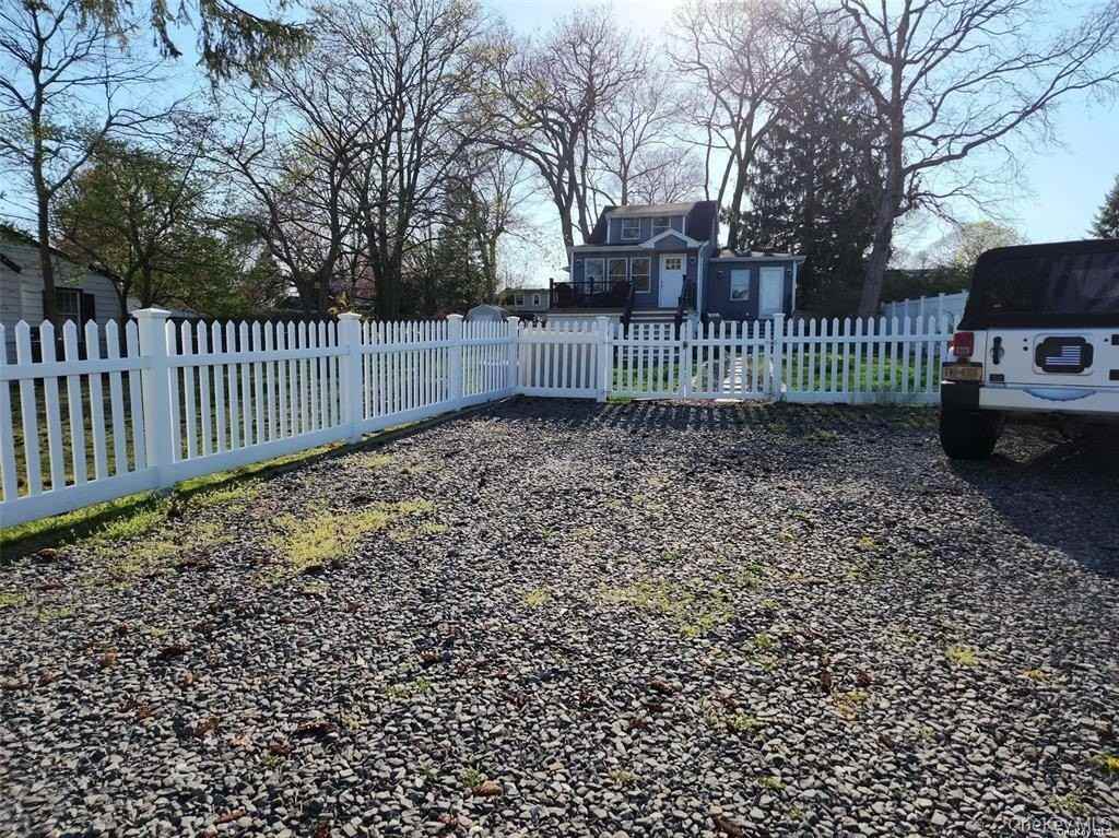 134 Ralph Ave - Photo 3 of 18