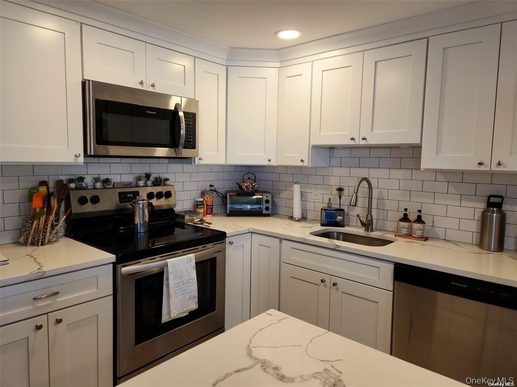 134 Ralph Ave - Photo 4 of 18