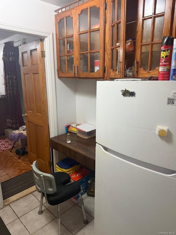 1286 E 229th St - Photo 4 of 6
