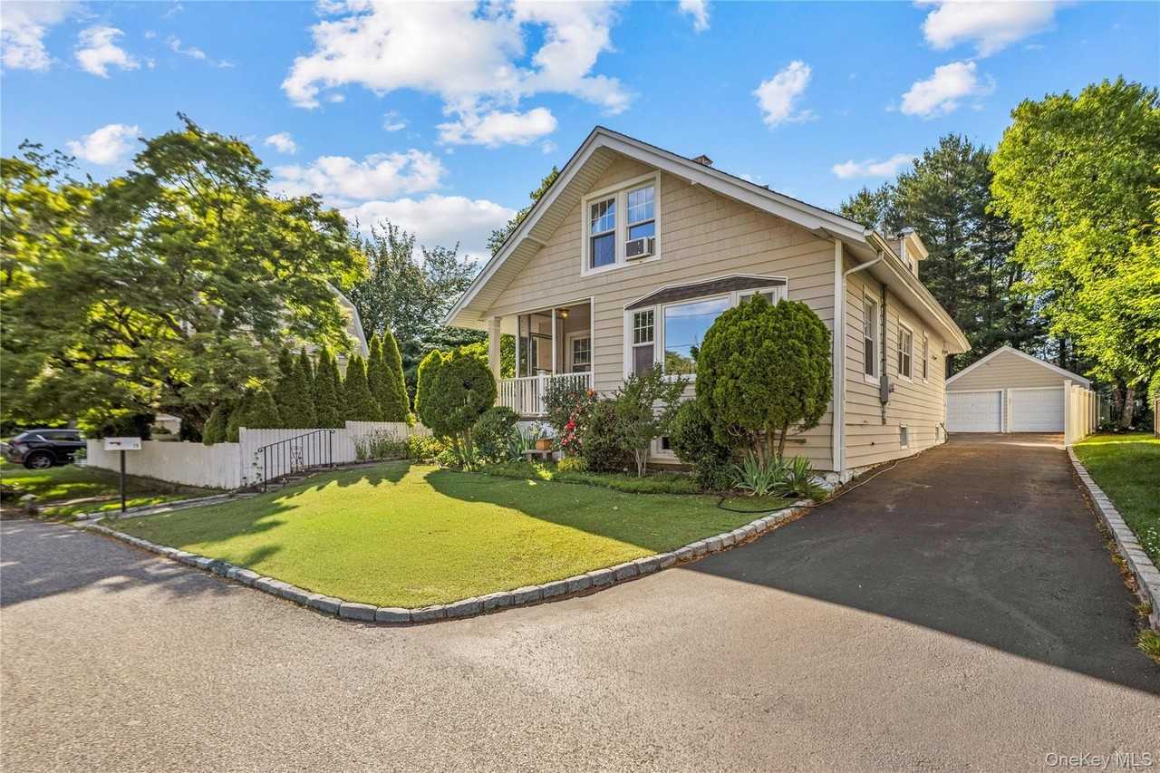 15 Pershing Ave - Photo 3 of 41