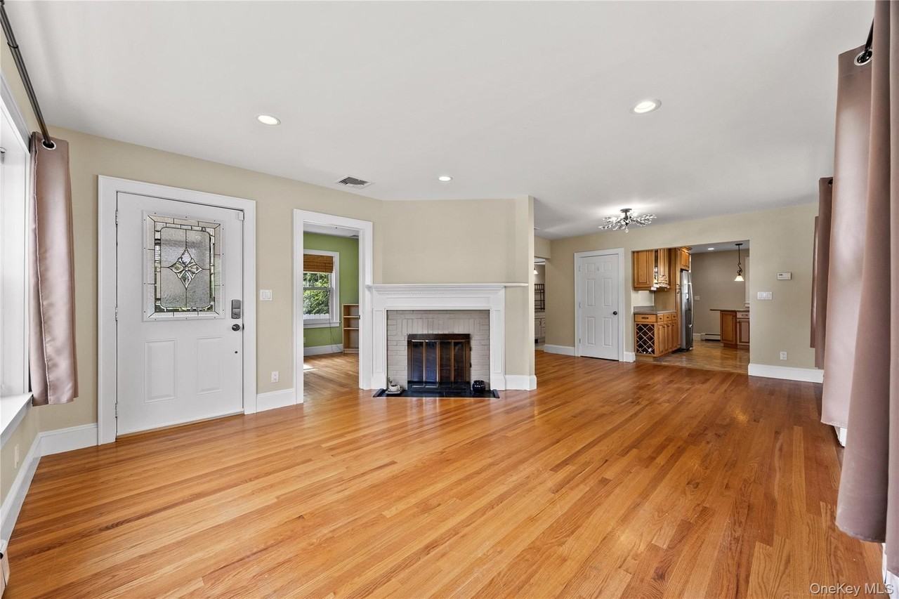 15 Pershing Ave - Photo 5 of 41