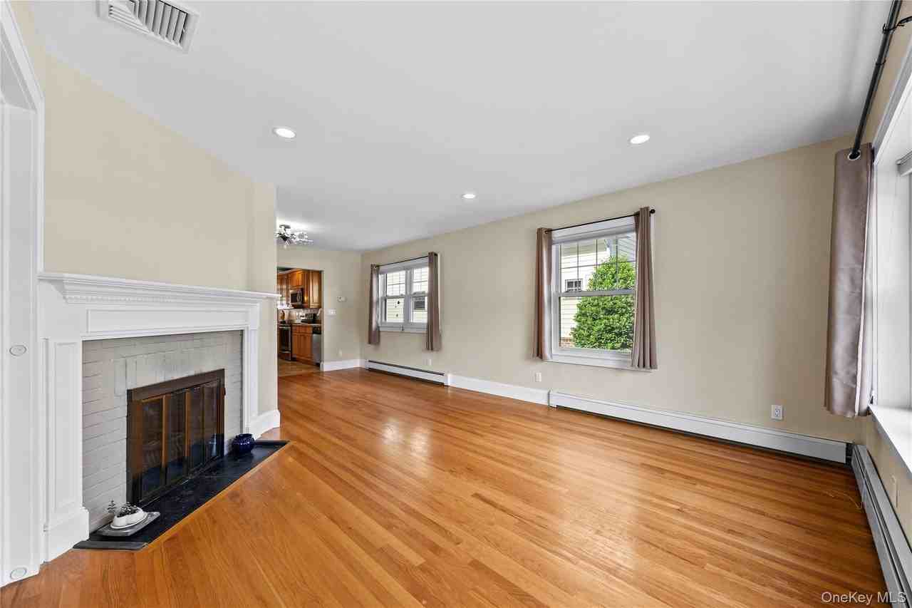 15 Pershing Ave - Photo 7 of 41