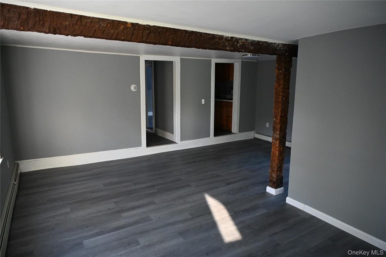 1040 Dutchess Tpke - Photo 3 of 18