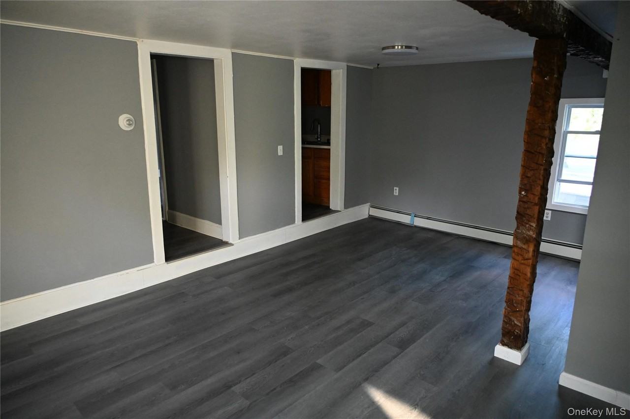 1040 Dutchess Tpke - Photo 5 of 18
