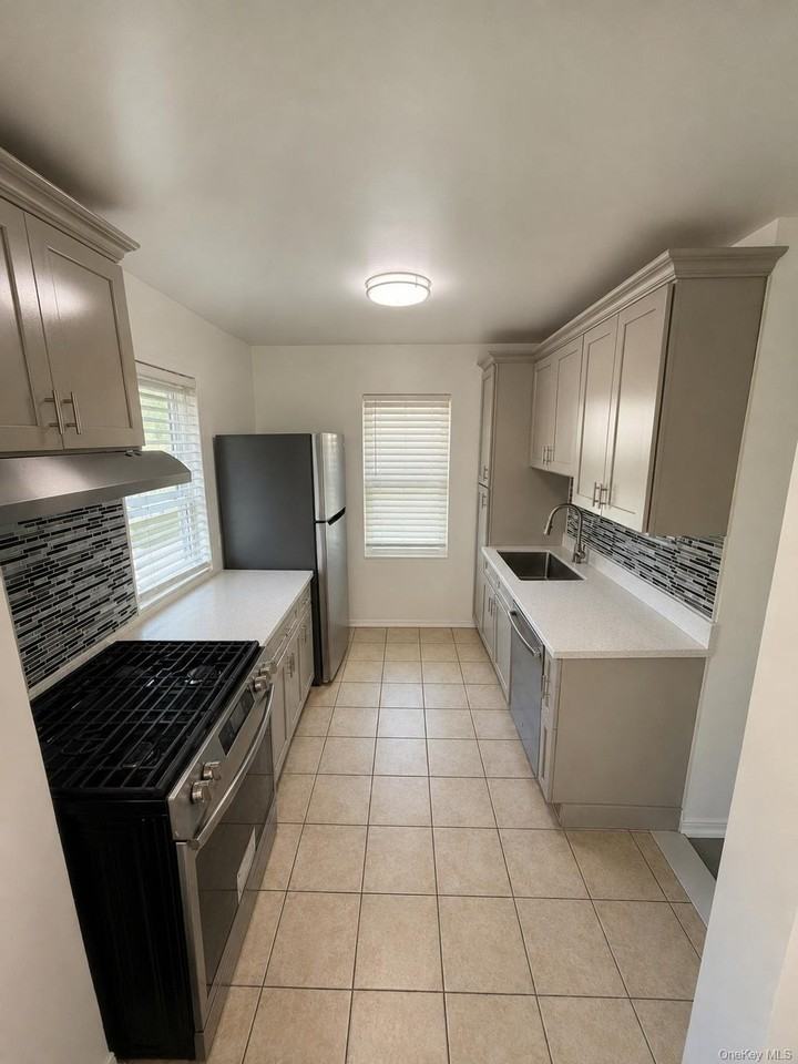 14516 Guy R Brewer Blvd - Photo 2 of 10