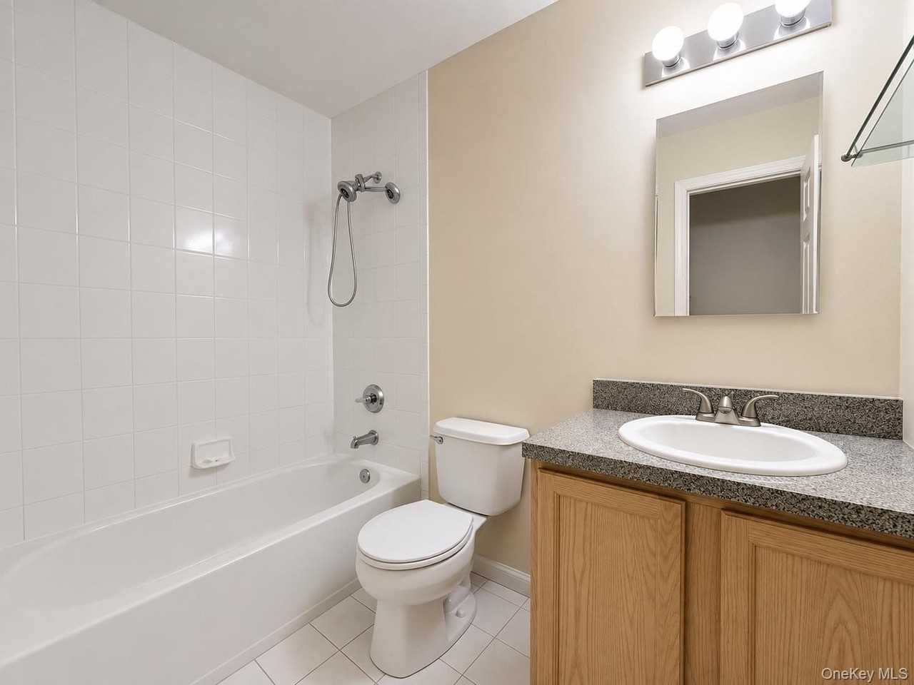 7708 Aquatic Dr - Photo 5 of 8