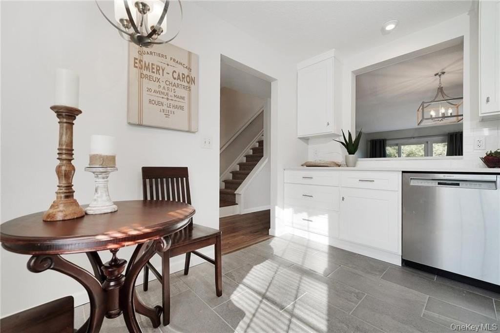 2 Goldsmith Ct - Photo 4 of 28