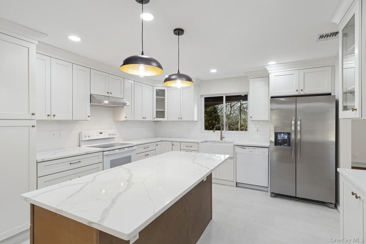 1 Woodview Way - Photo 5 of 30