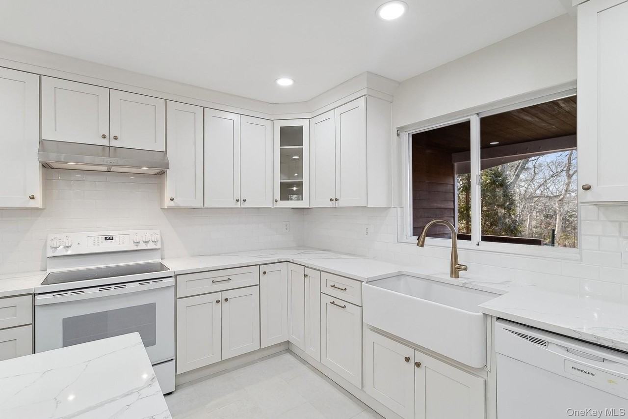1 Woodview Way - Photo 7 of 30