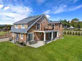 featured image of 10 Sagamore Rd