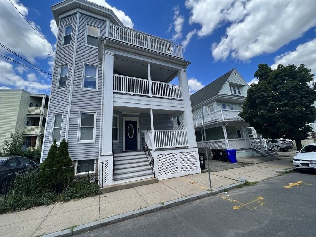 93 Easton St #3