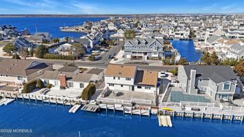 featured image of 327 Tide Pond Rd