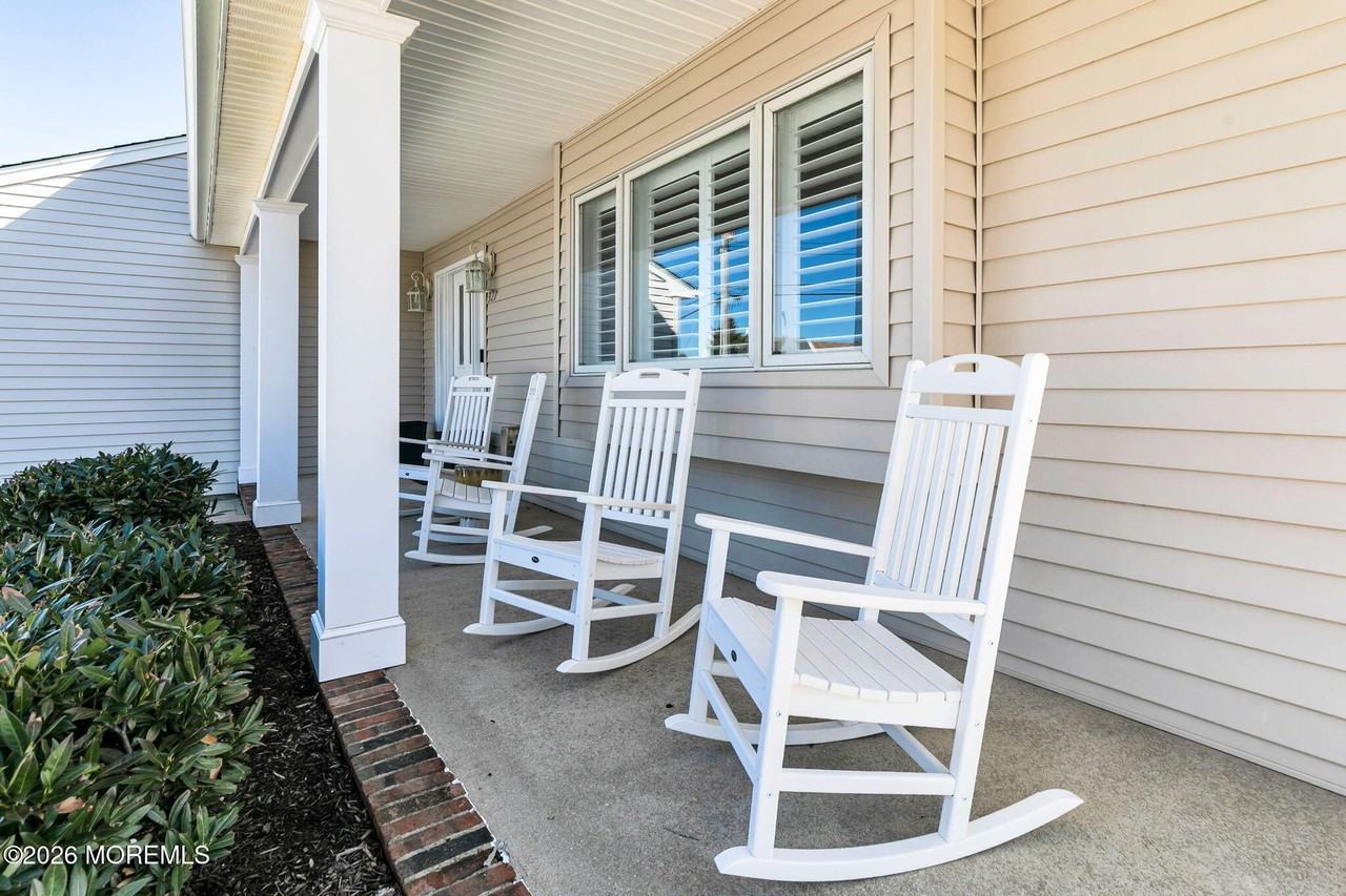 327 Tide Pond Rd - Photo 5 of 44