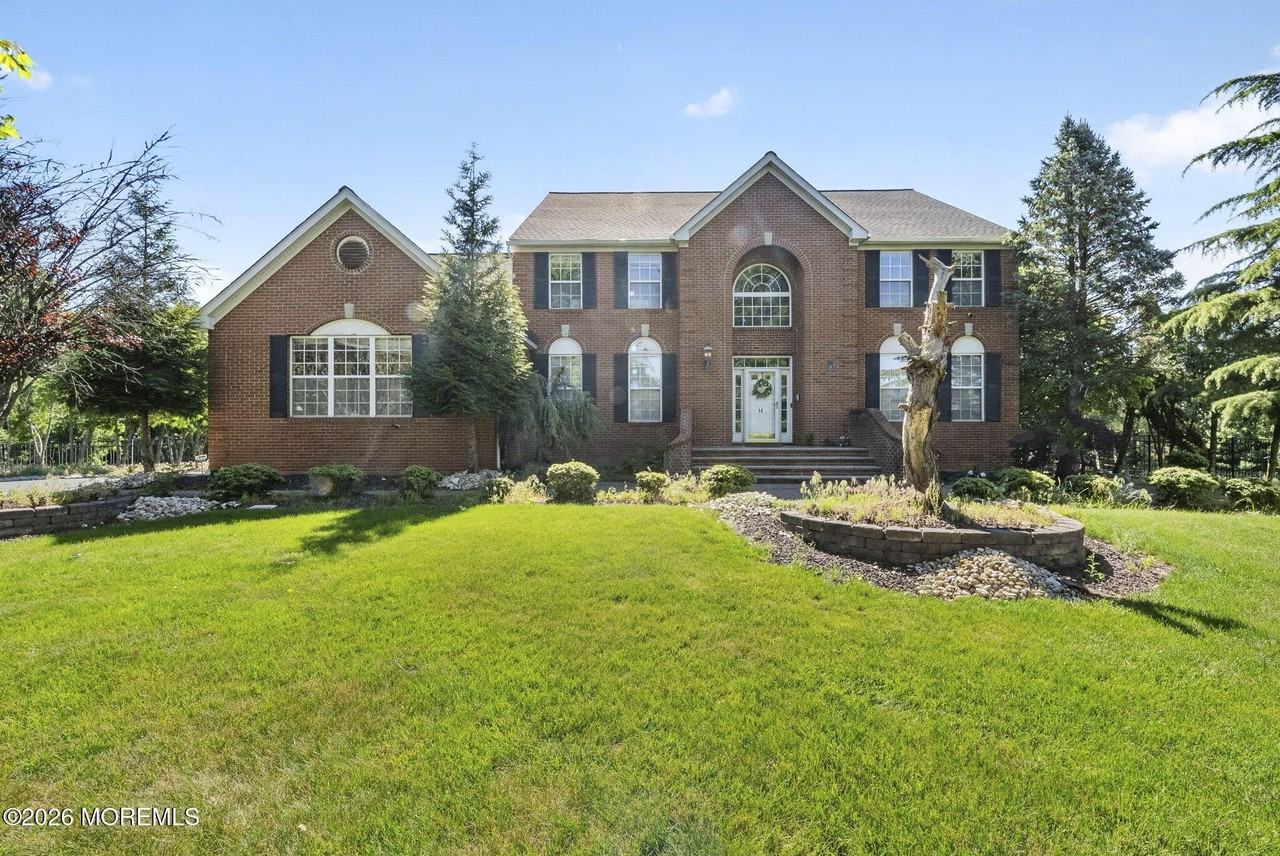 14 Heathrow Ct - Photo 2 of 50