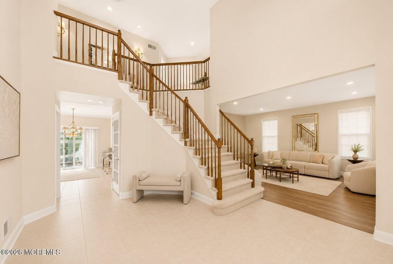 14 Heathrow Ct - Photo 6 of 50