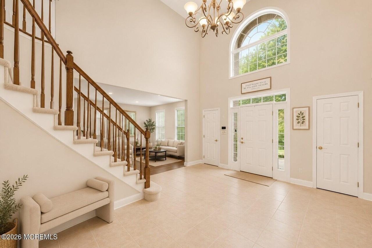14 Heathrow Ct - Photo 7 of 50