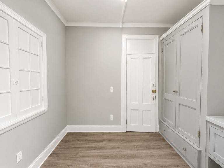 358 W 51st St - Photo 2 of 7
